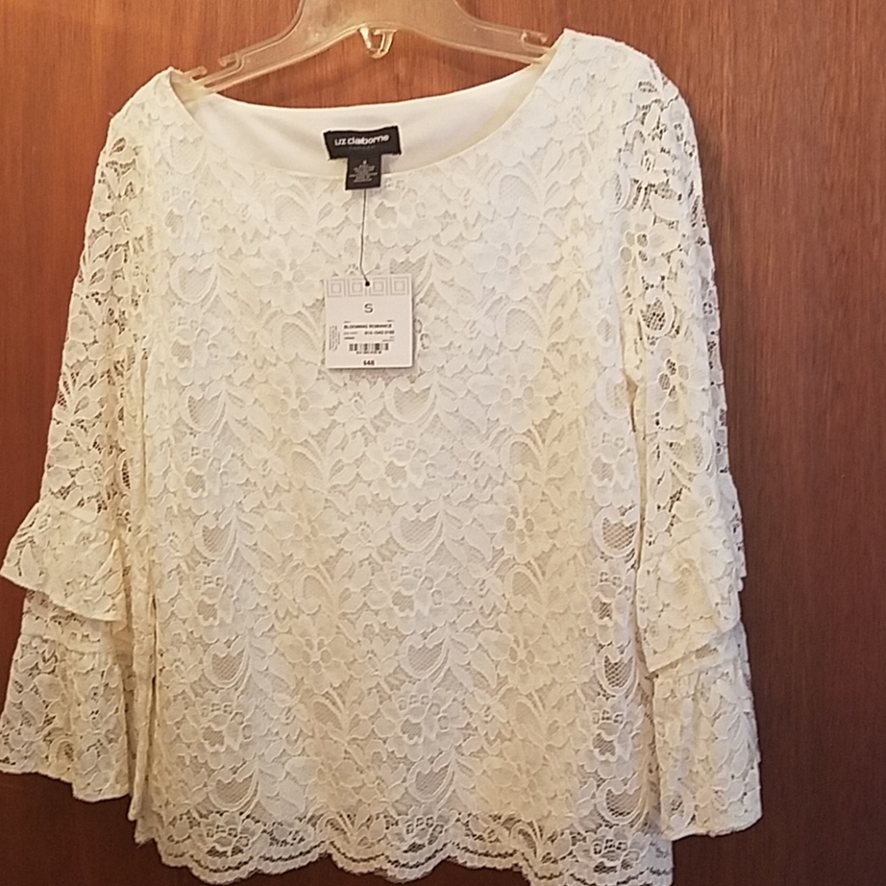 Liz Claiborne lace top. Size small.